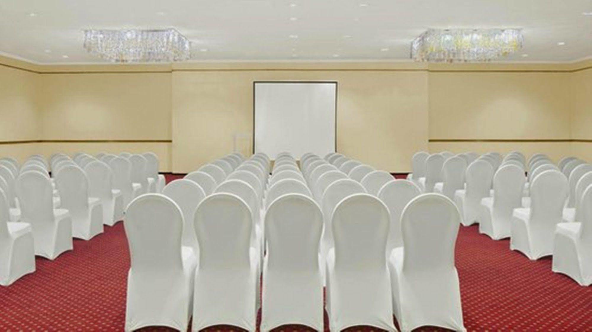 Encore Lagos Hotels&Suites Isolo Exterior foto